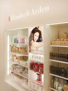 Zoom: Elizabeth Arden, Kosmetik
